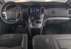 HYUNDAI Starex - Vista 10