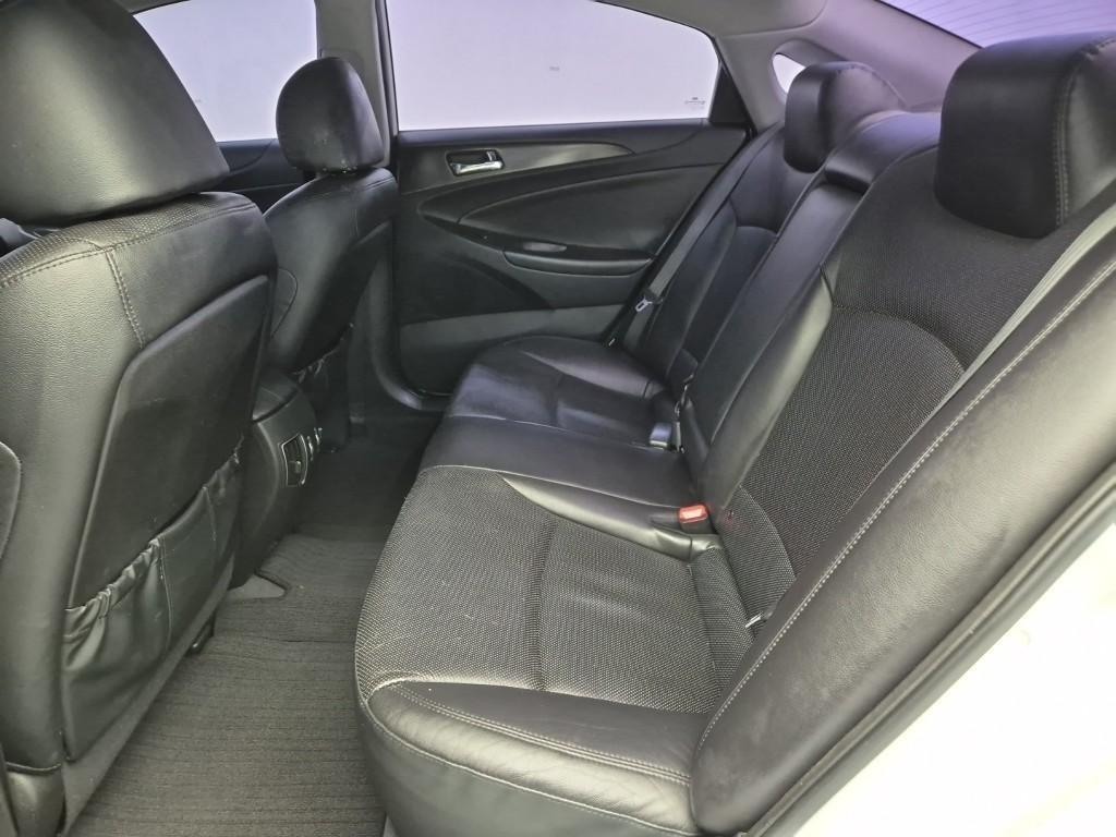 HYUNDAI Sonata - Vista 12