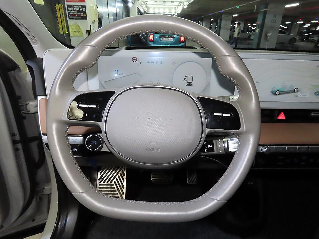 HYUNDAI Ioniq 5 - Vista 8