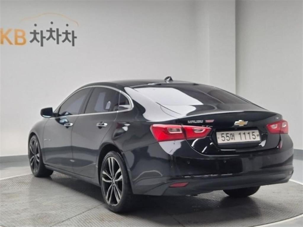 Chevrolet Malibu - Vista 3