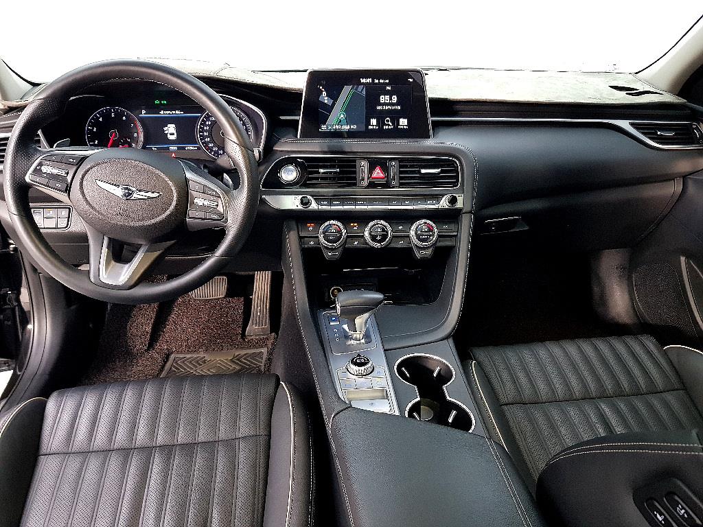 Genesis G70 - Vista 5