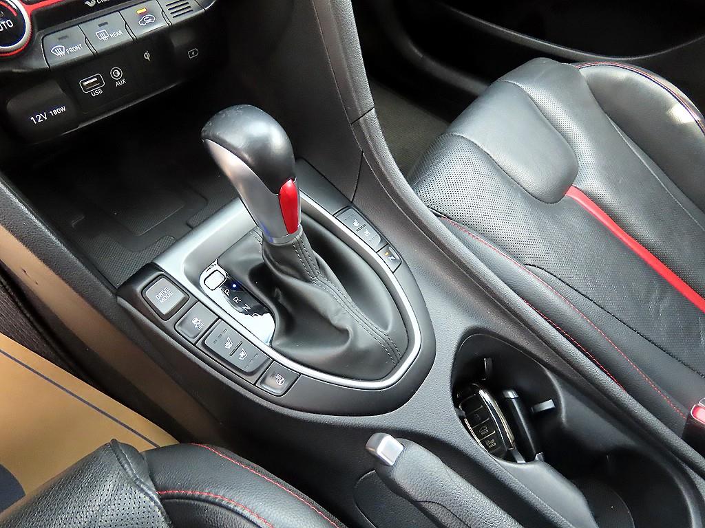 HYUNDAI Veloster - Vista 11