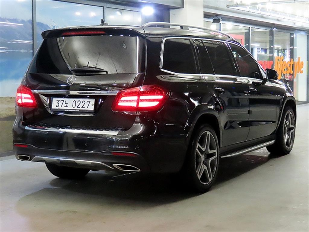 Mercedes Benz GLS Class - Vista 4