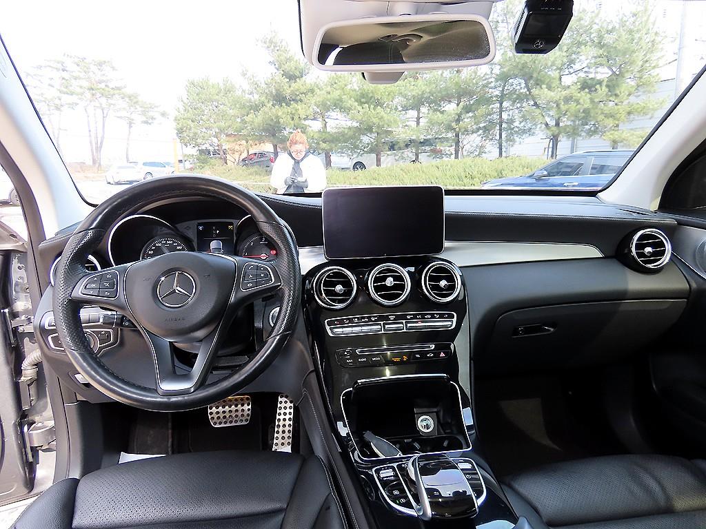 Mercedes Benz GLC Class - Vista 7