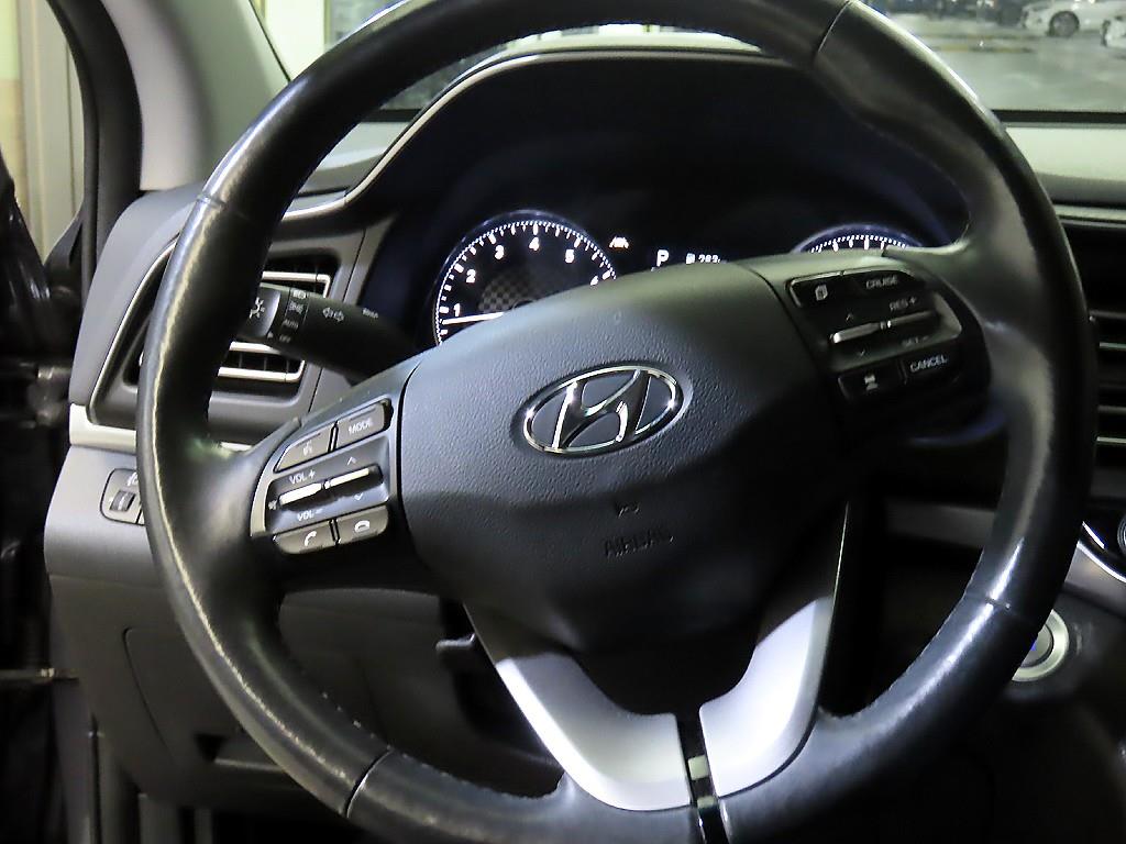 HYUNDAI Avante - Vista 8