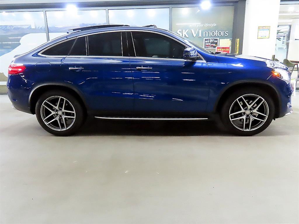Mercedes Benz GLE Class - Vista 3
