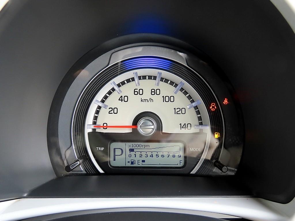 Suzuki Hustler - Vista 9