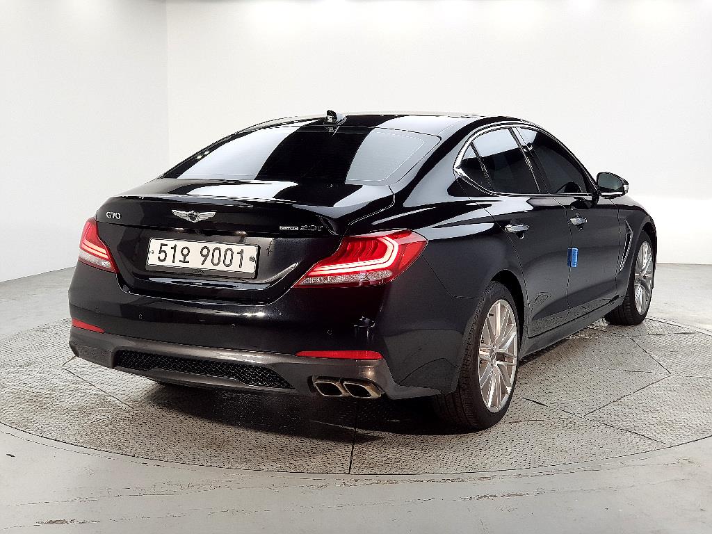 Genesis G70 - Vista 4