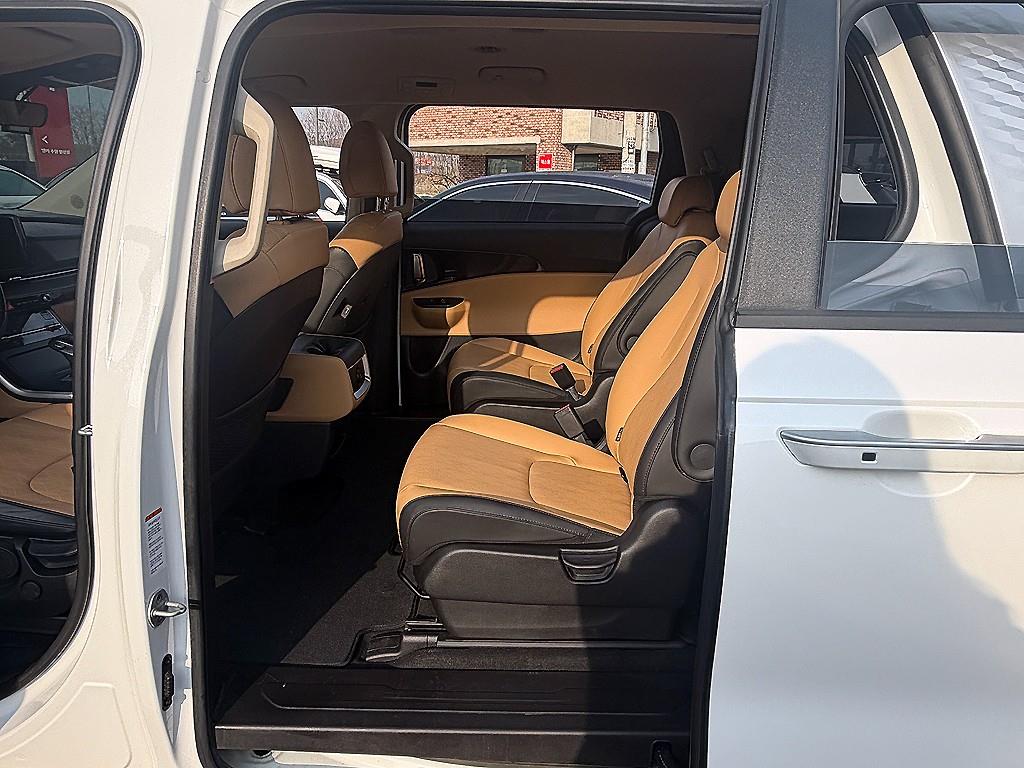 KIA Carnival - Vista 6