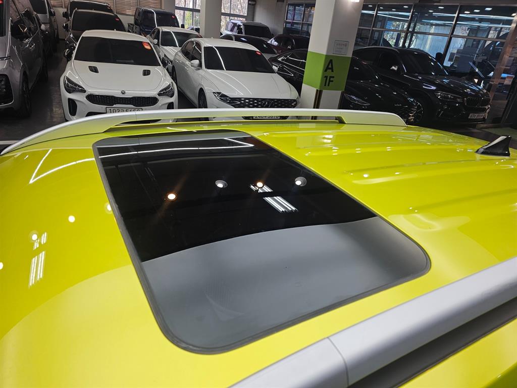 HYUNDAI Venue 2020 Amarillo - Importación desde Corea - HF Imports Iquique - Foto 17