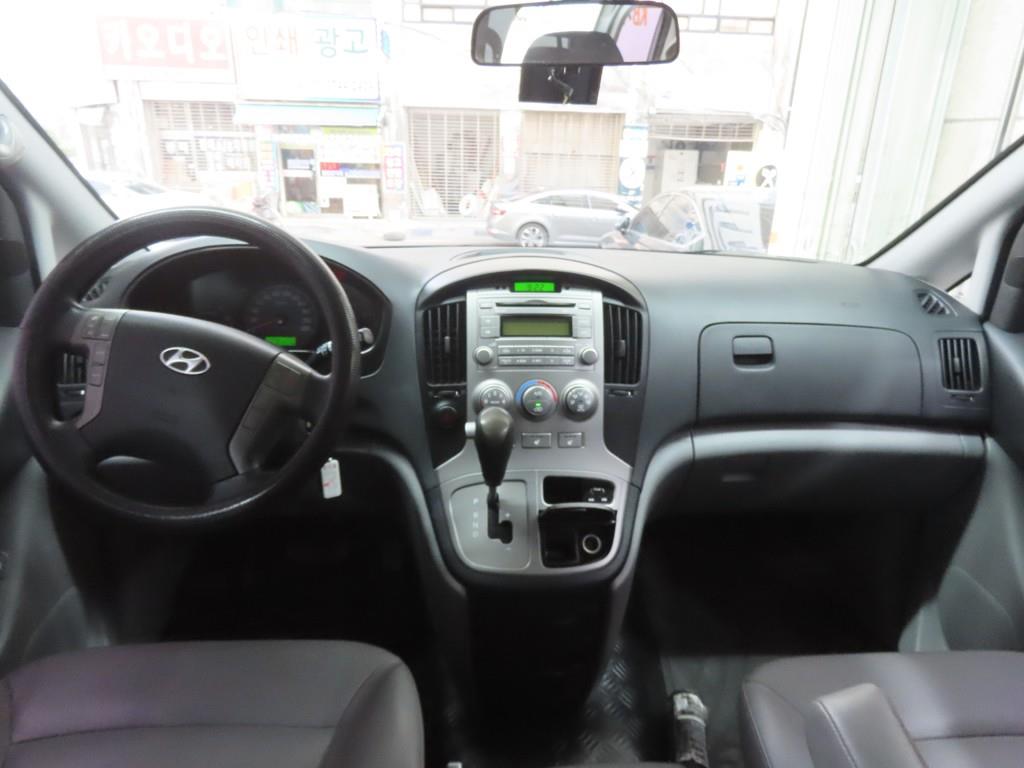 HYUNDAI Starex - Vista 7