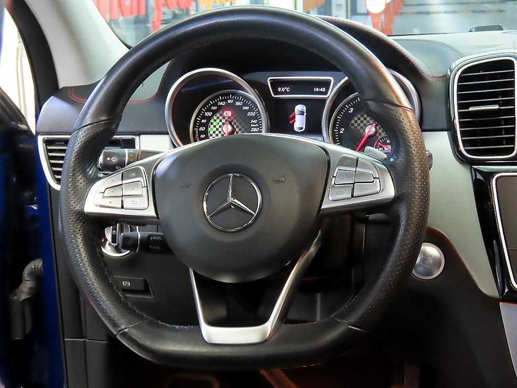 Mercedes Benz GLE Class - Vista 8
