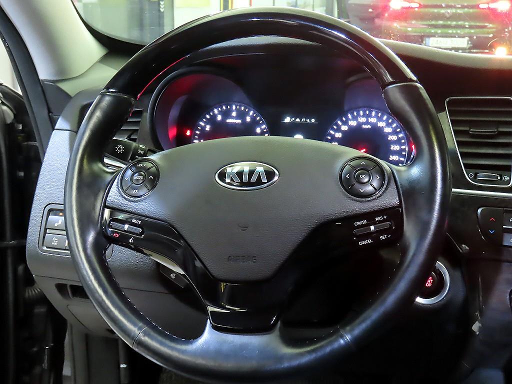 KIA K9 - Vista 8