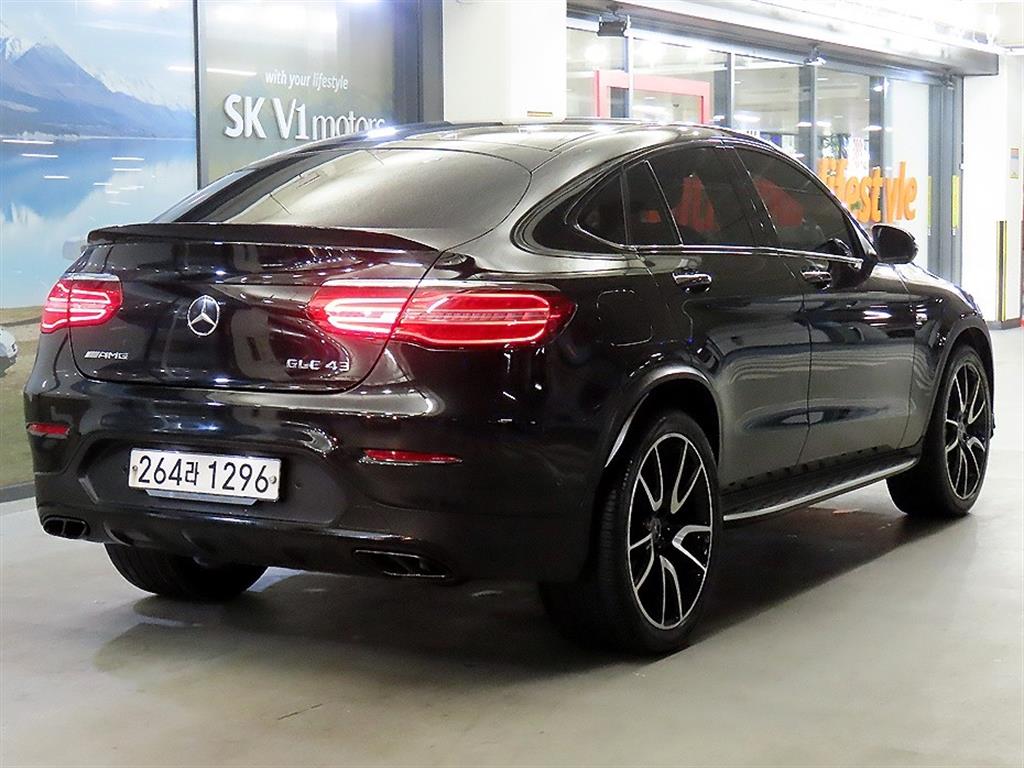 Mercedes Benz GLC Class - Vista 4