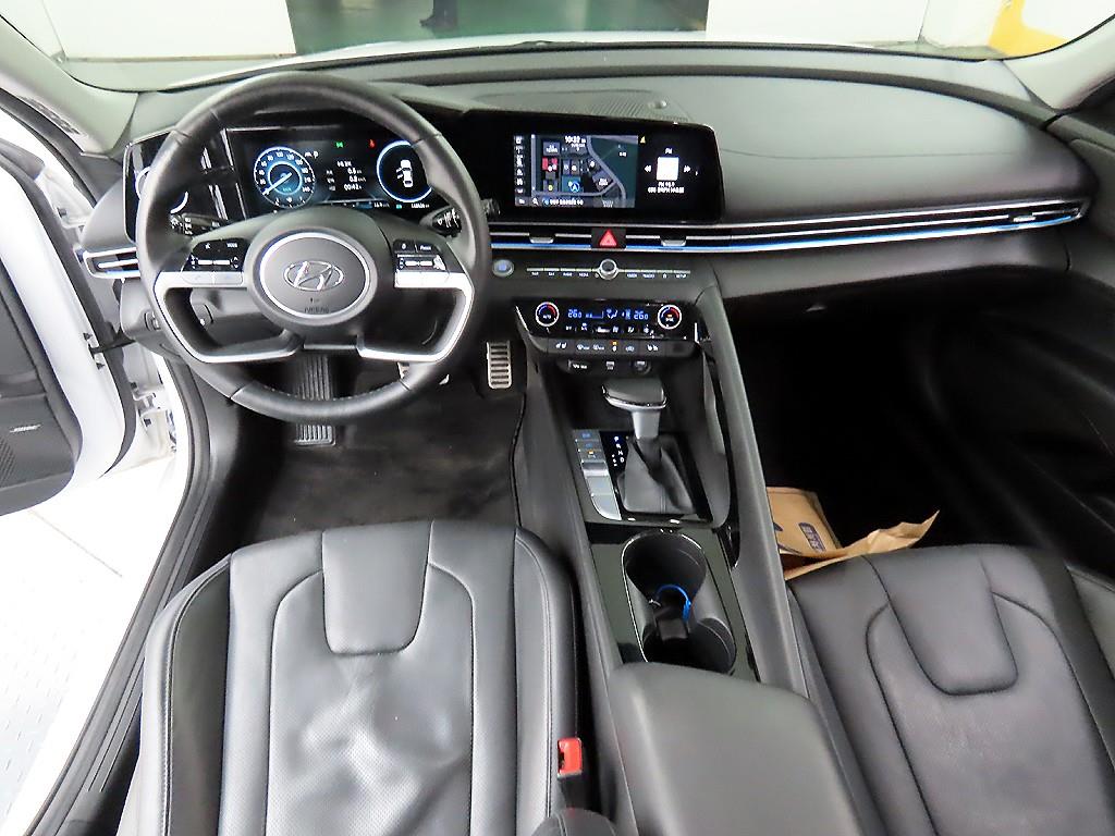 HYUNDAI Avante - Vista 7