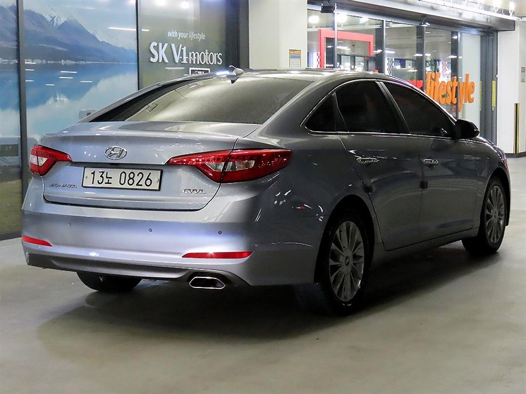 HYUNDAI Sonata - Vista 4