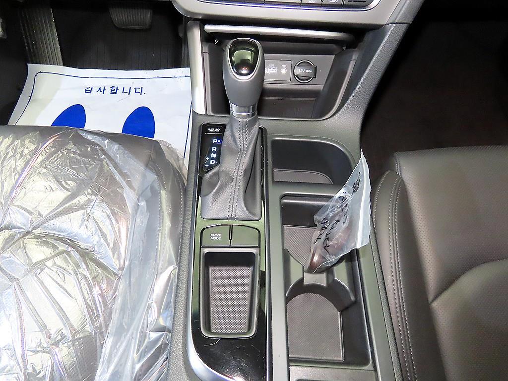 HYUNDAI Sonata - Vista 12