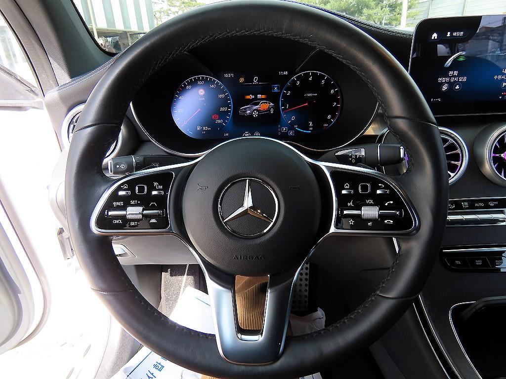 Mercedes Benz GLC Class - Vista 8