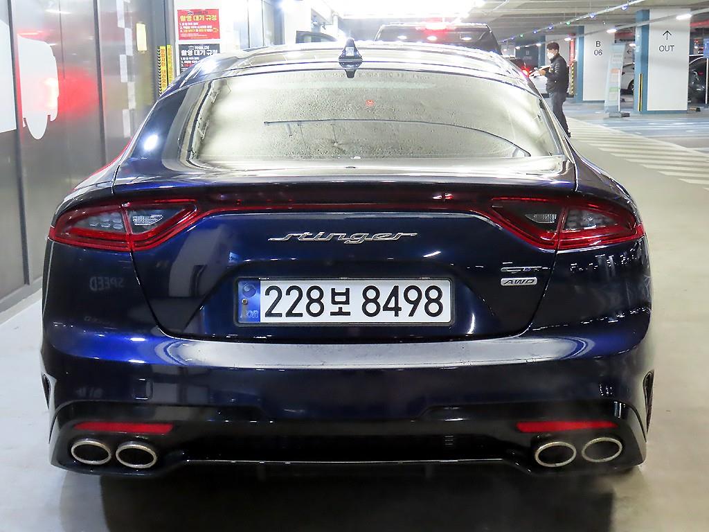 KIA Stinger - Vista 5