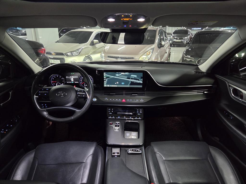 HYUNDAI Grandeur - Vista 5