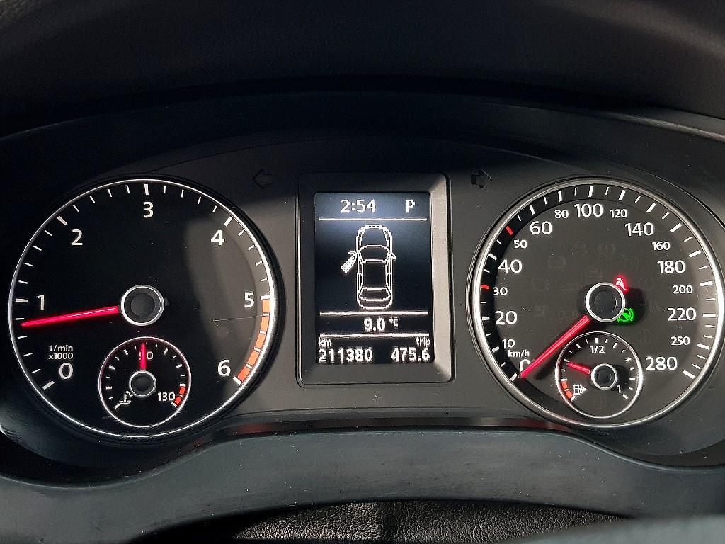 Volkswagen Jetta - Vista 7