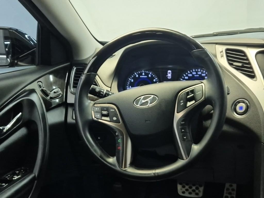 HYUNDAI Grandeur - Vista 11