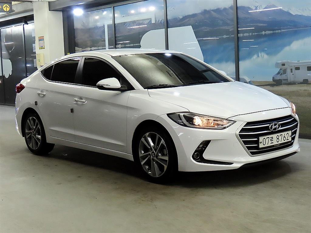 HYUNDAI Avante 2018 Blanco - Importación desde Corea - HF Imports Iquique - Foto 1