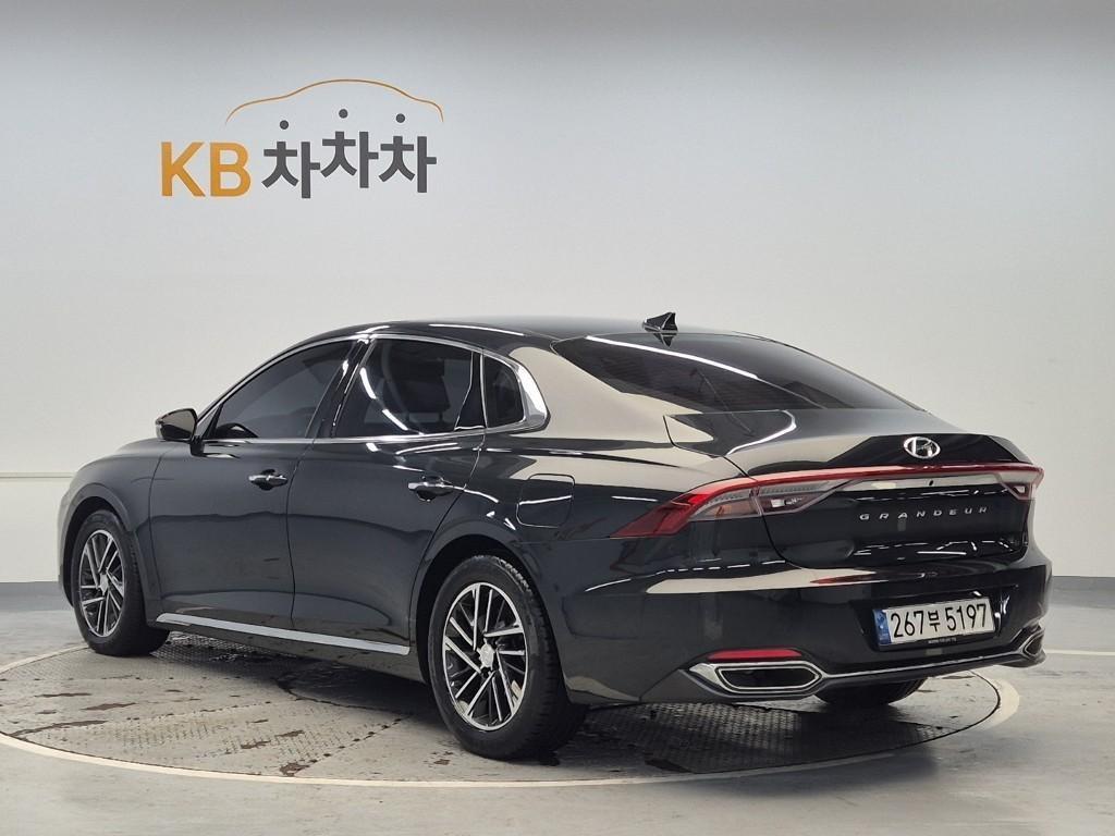 HYUNDAI Grandeur - Vista 2