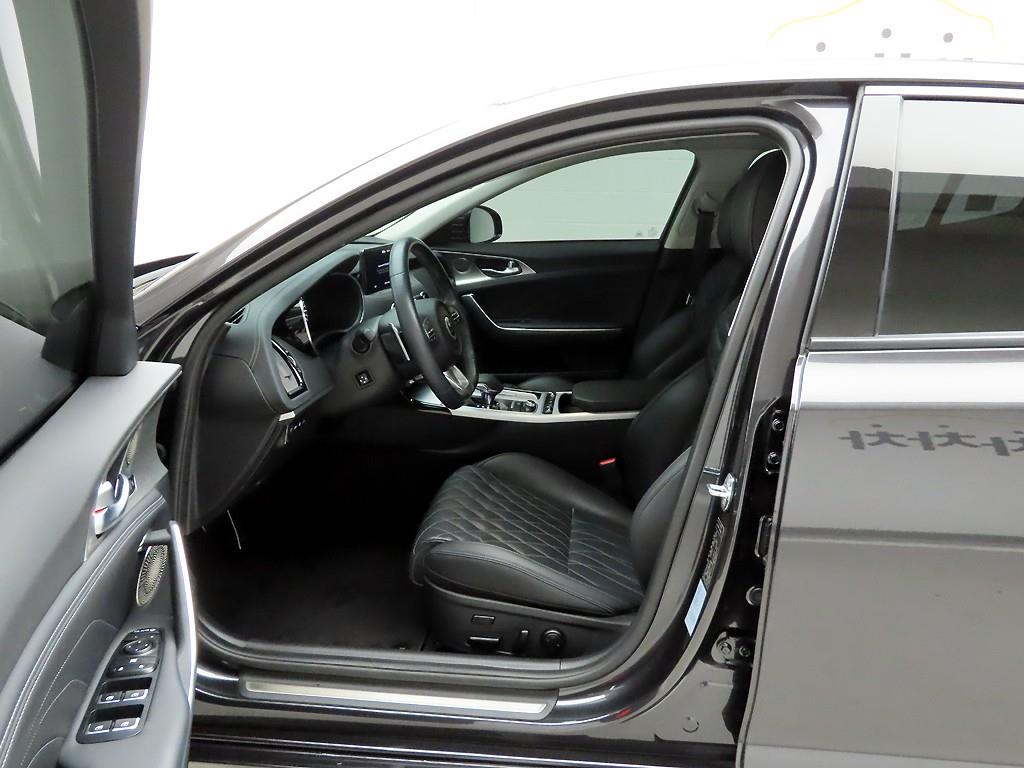 KIA Stinger - Vista 11