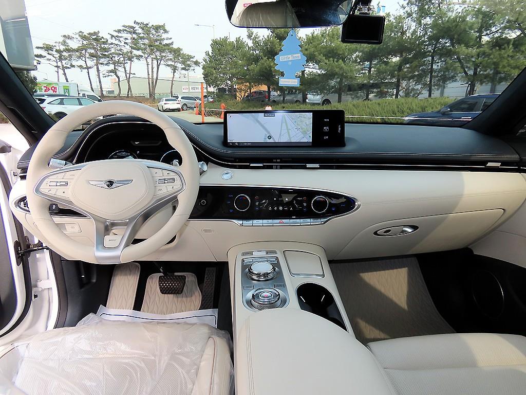 Genesis GV70 - Vista 7