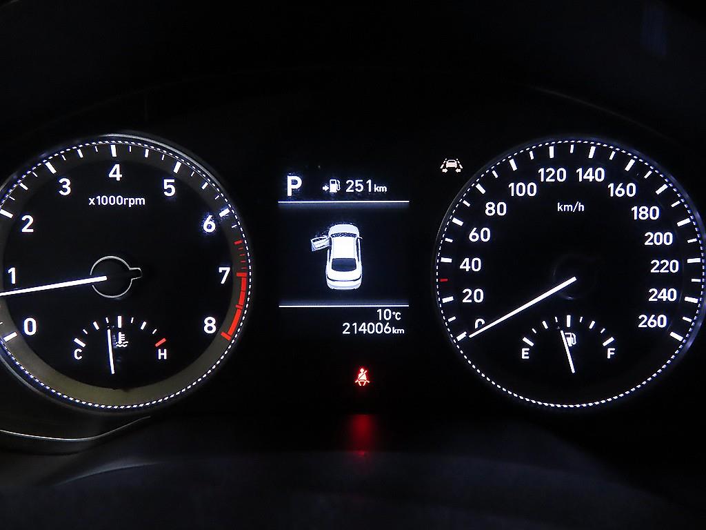 HYUNDAI Grandeur - Vista 9