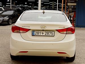 HYUNDAI Avante - Vista 6