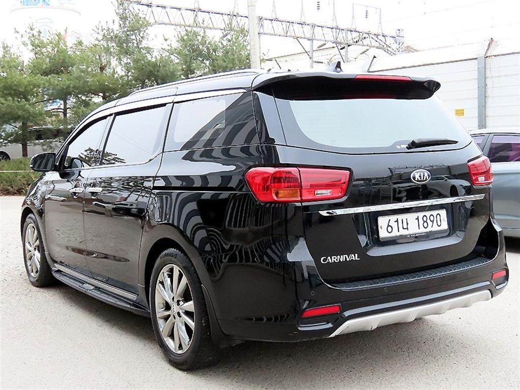 KIA Carnival - Vista 3