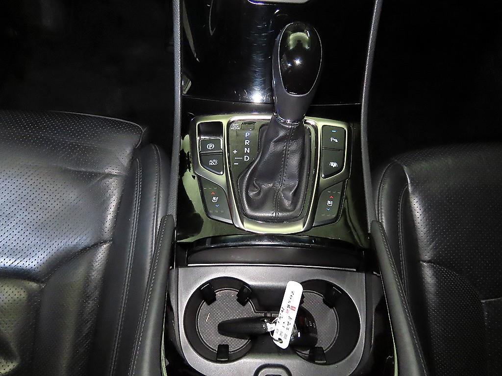 HYUNDAI Grandeur - Vista 12