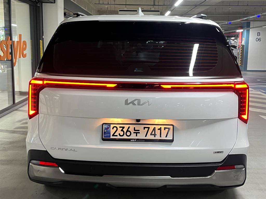 KIA Carnival - Vista 5