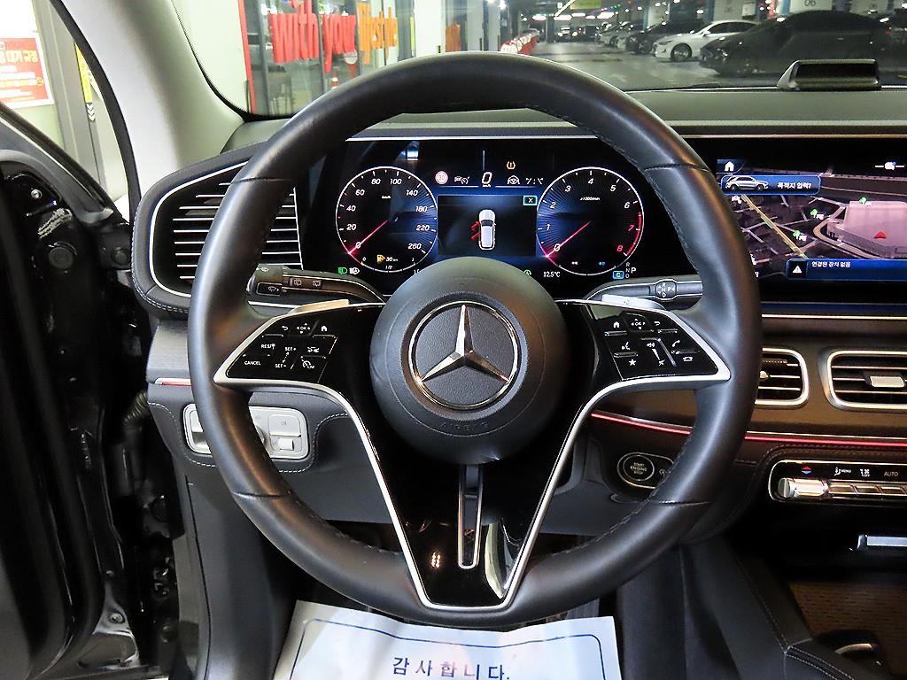 Mercedes Benz GLE Class - Vista 8