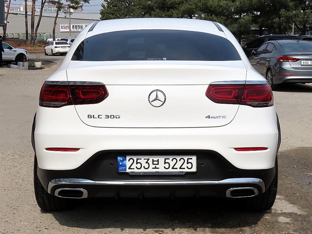 Mercedes Benz GLC Class - Vista 4