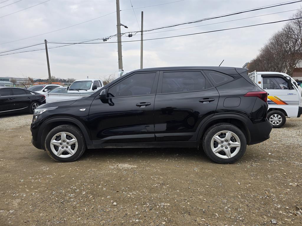 KIA Seltos - Vista 4