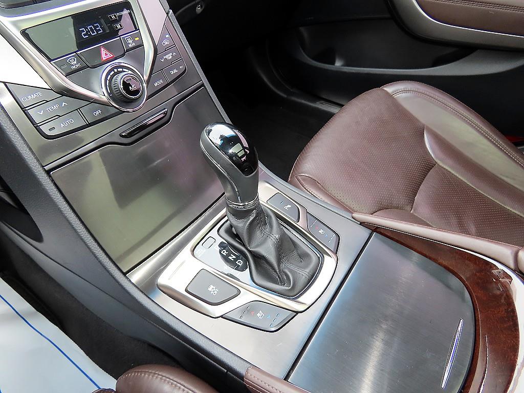 HYUNDAI Grandeur - Vista 11