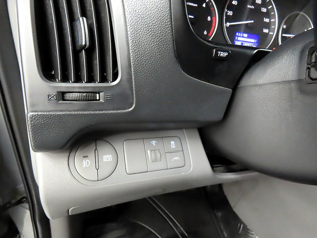 HYUNDAI Starex - Vista 12