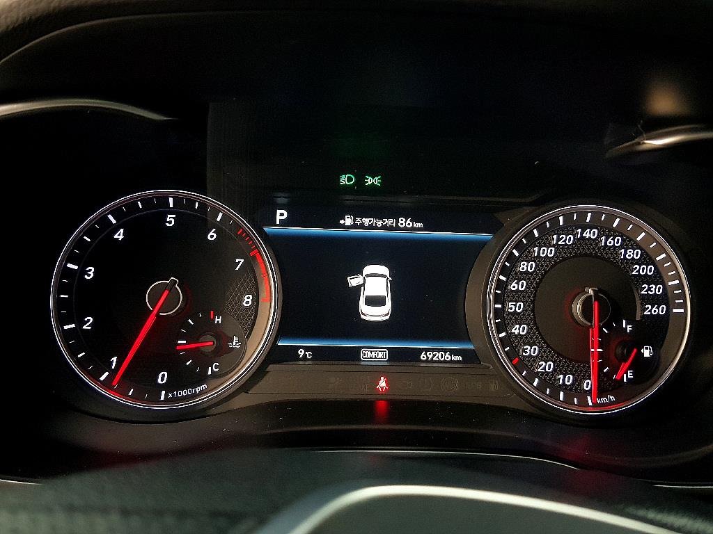 Genesis G70 - Vista 6