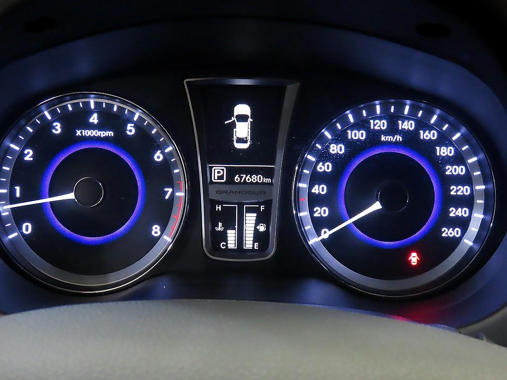 HYUNDAI Grandeur - Vista 9