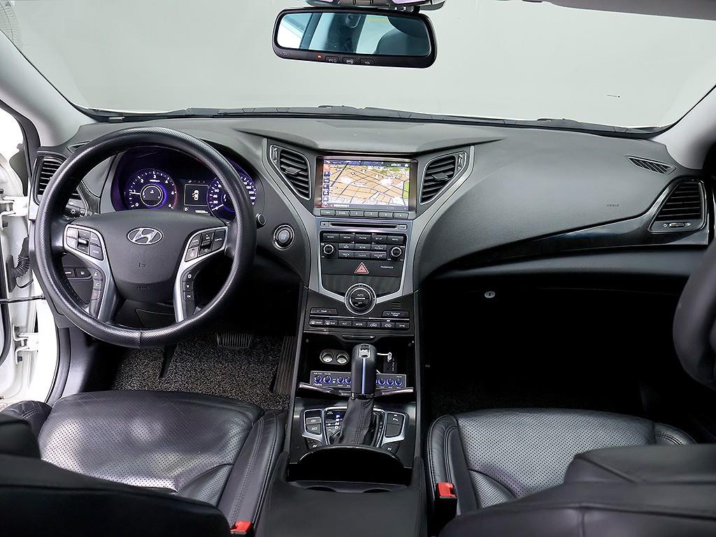 HYUNDAI Grandeur - Vista 9