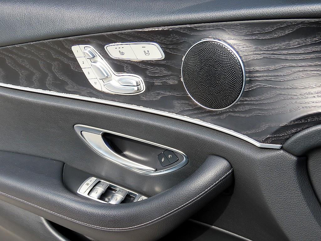 Mercedes Benz E class - Vista 12