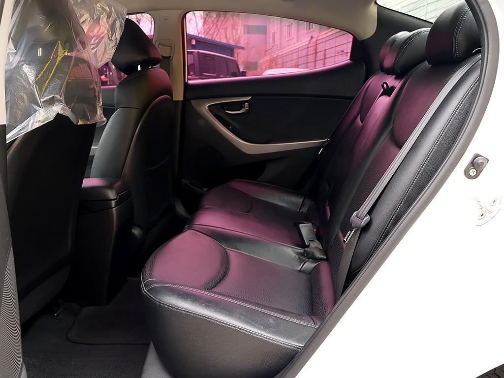 HYUNDAI Avante 2012 Blanco - Importación desde Corea - HF Imports Iquique - Foto 13