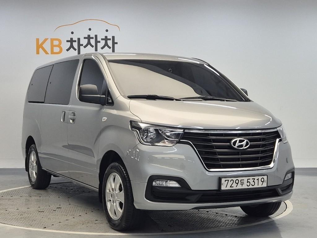 HYUNDAI Starex - Vista 4