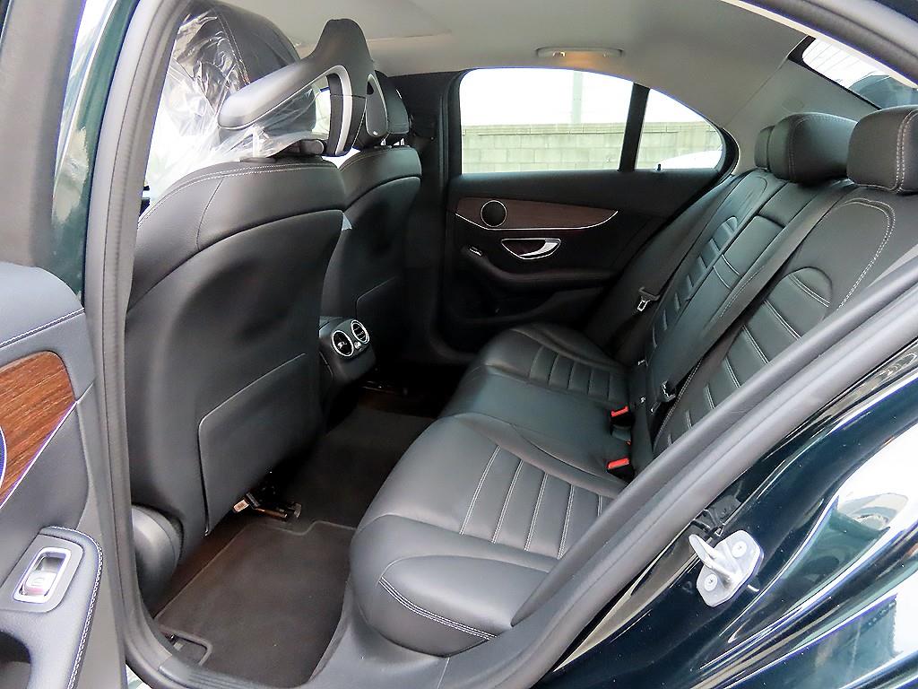 Mercedes Benz C Class - Vista 6