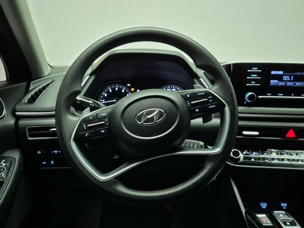 HYUNDAI Sonata - Vista 8