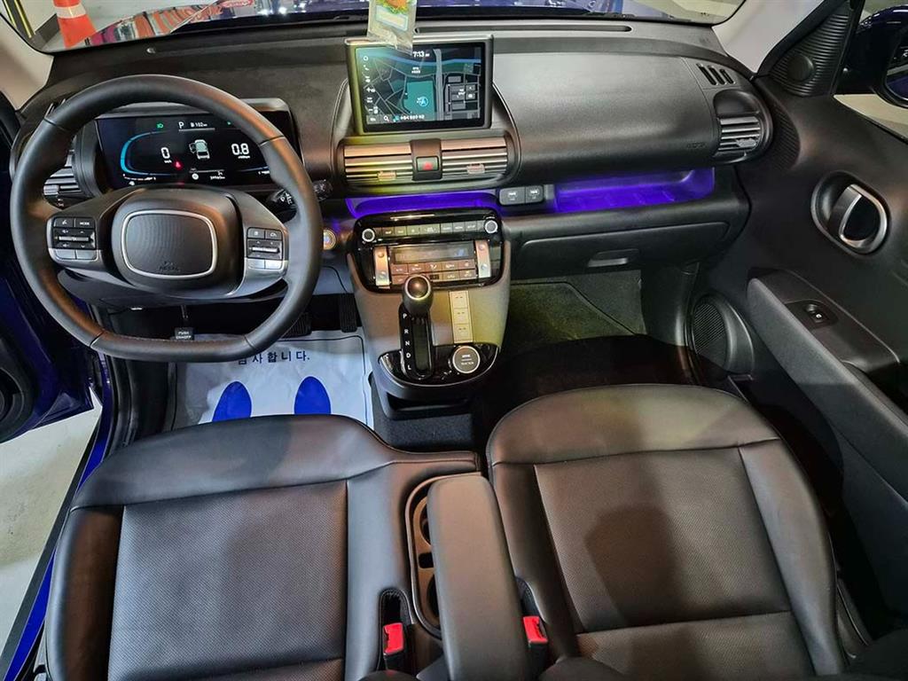 HYUNDAI Casper - Vista 10