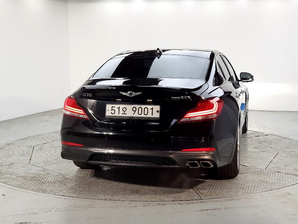 Genesis G70 - Vista 3